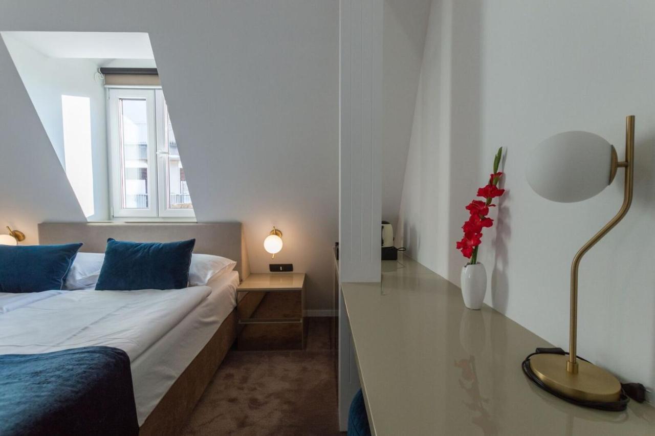 Flos Luxury Rooms Split Exterior foto